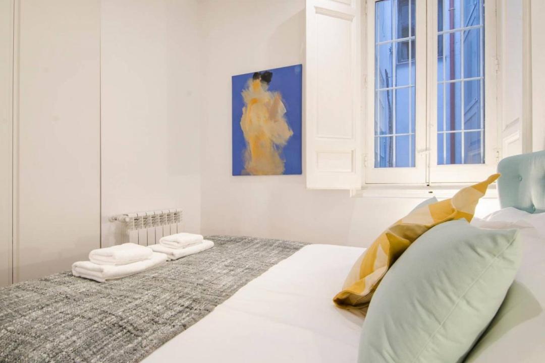Apartment Renovated And Modern- 3bd 2bth- Anton Martin