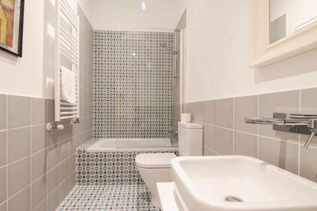 Renovated And Modern- 3bd 2bth- Anton Martin Apartamento Madri