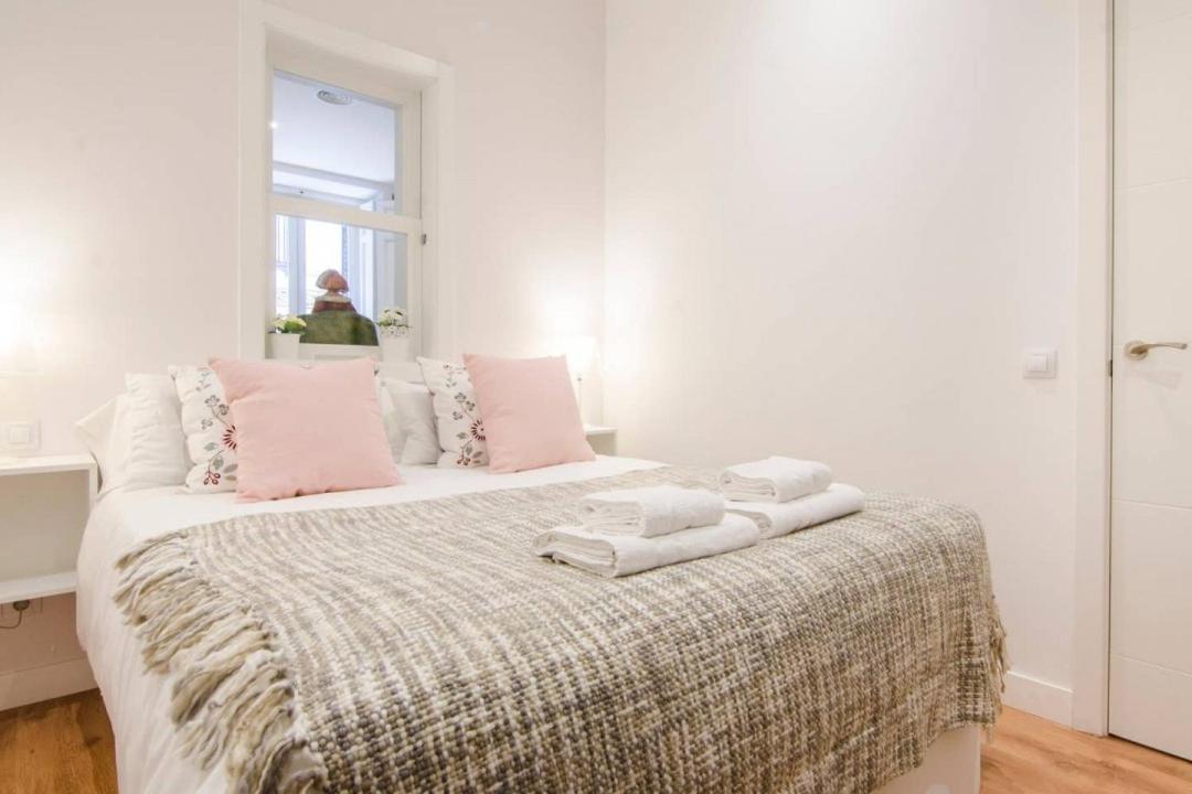 Renovated And Modern- 3bd 2bth- Anton Martin Madrid