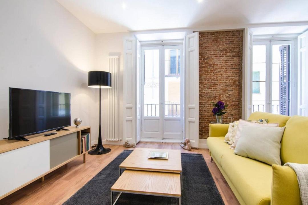 Renovated And Modern- 3bd 2bth- Anton Martin *